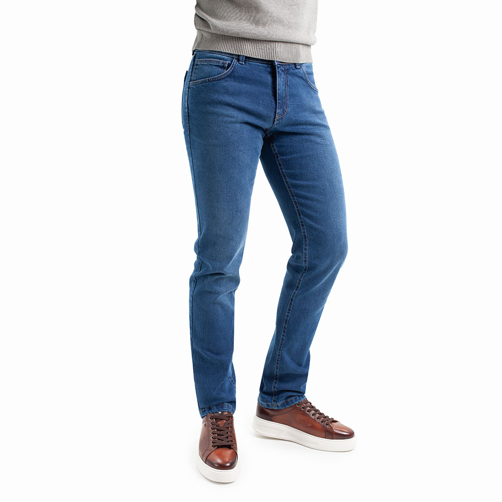 Jeans para hombre, pantalón vaquero en tejido denim azul desgastado piedra de algodón con lycra e hilo 2 colores en línea Regular Fit.