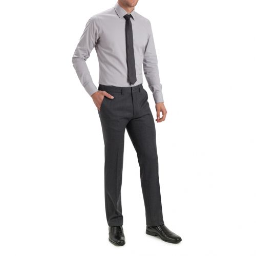 Color Gris Marengo - Pantalón TCH de vestir clásico en Rico Lana Vigoré con Lycra sin pinzas delanteras. Pantalón para hombre de estilo elegante clásico de vestir, fabricado en tejido de poliéster-lana, tipo melton, con 2 bolsillos traseros de doble vivo. Disponible en 6 colores, muy cómodo y agradable para los meses mas frescos. Línea Regular Fit.