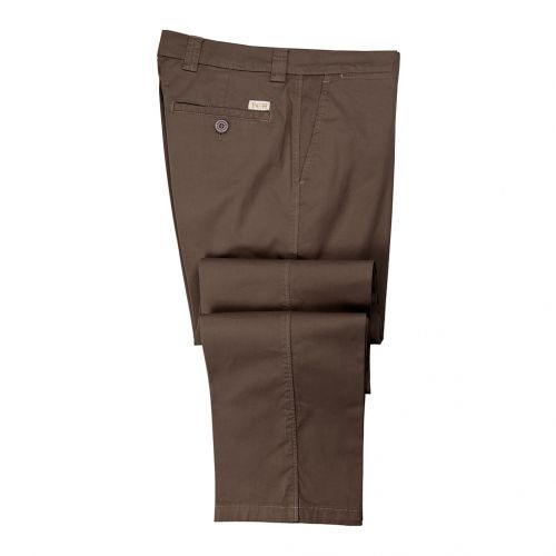 Color marrón chocolate - Pantalón TCH sport chino para chico hombre en tallas grandes, fabricado en gabardina fina elástica algodón con lycra REGULAR